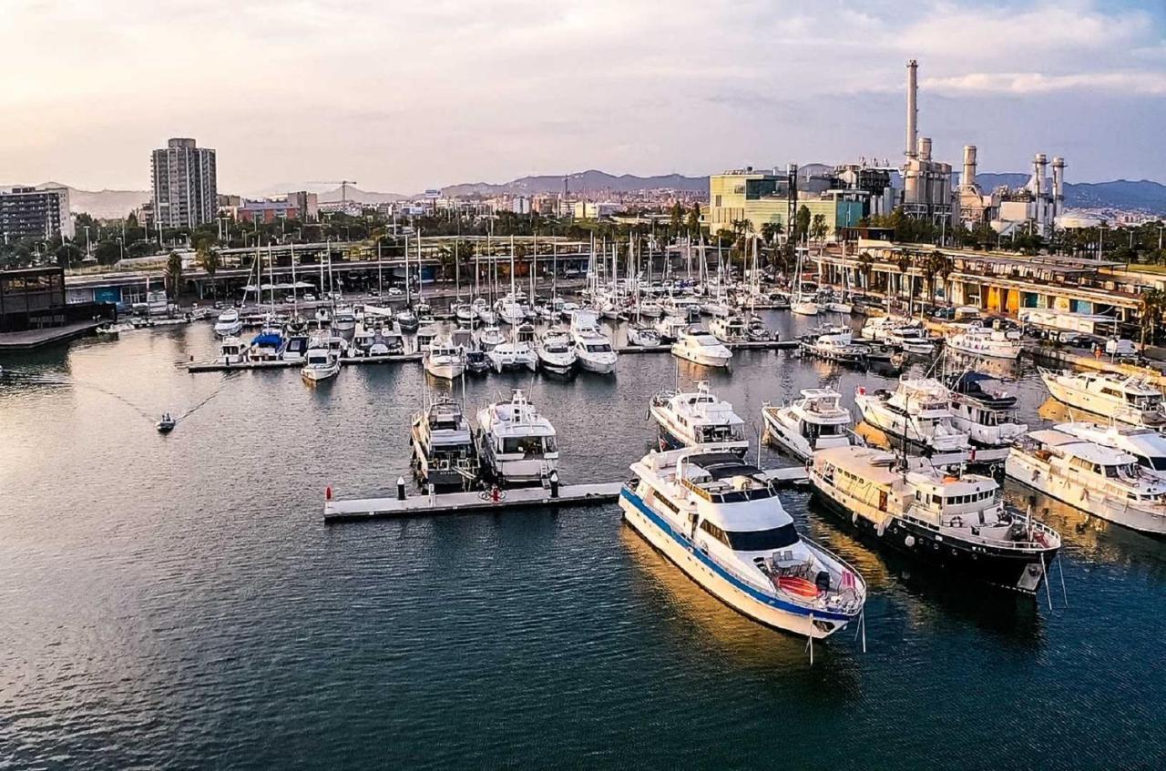 Отель Motor Yacht Boatel Барселона Экстерьер фото